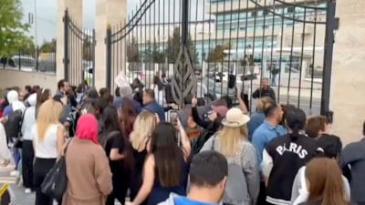 Sokak hayvanları destekçileri zorla AYM'ye girmeye çalıştı