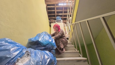 Zonguldak’ta evden tahliye edilen kadın çatıda yaşamaya başladı