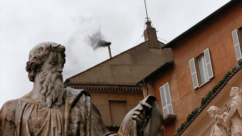 Vatikan'da papalık seçiminin ikinci gününde de sonuç alınamadı