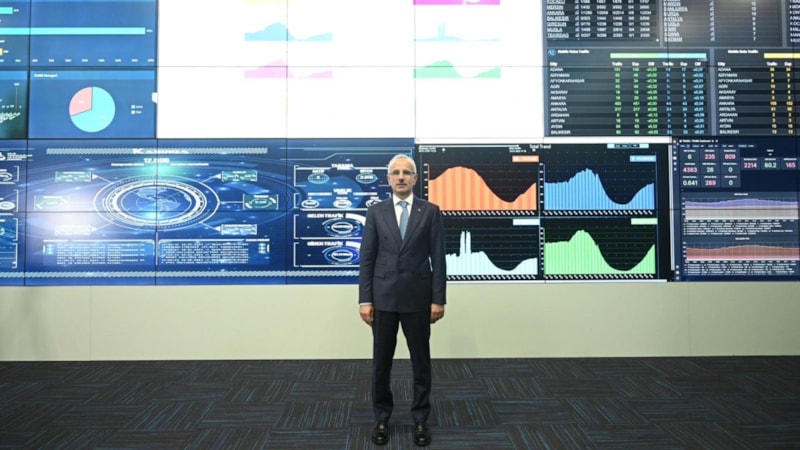 Abdulkadir Uraloğlu: Günde ortalama 2 saat 43 dakika sosyal medyada geçiyor