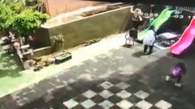 İstanbul'da bir kreşte 2 metre yükseklikten düşen çocuk yaralandı