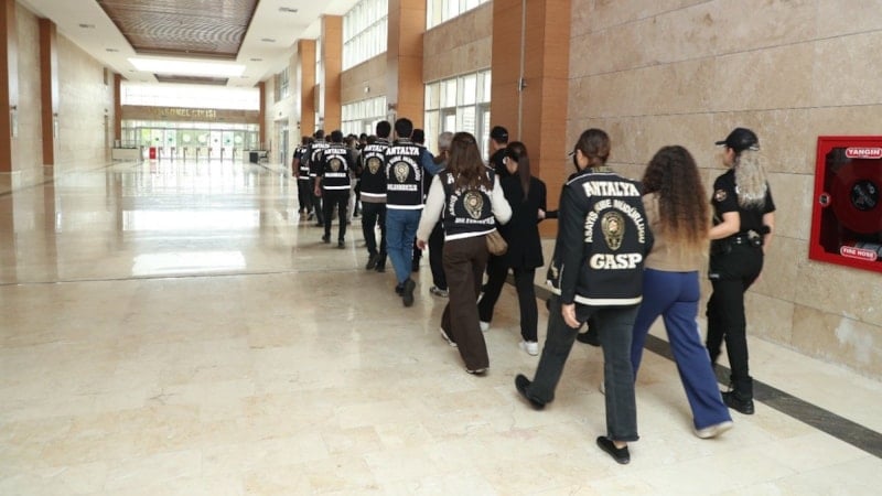 Antalya'da masaj salonlarına operasyon: 42 milyon TL'yi aşan mal varlığına el konuldu