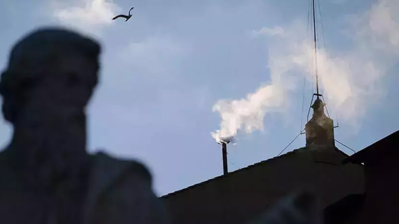 Sistina Şapeli nerede? Sistina Şapeli'nden çıkan beyaz duman nedir ve ne anlama gelir?