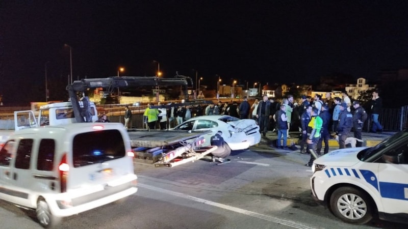 Trabzon'da kaldırımda yürüyen yayaya otomobil çarptı