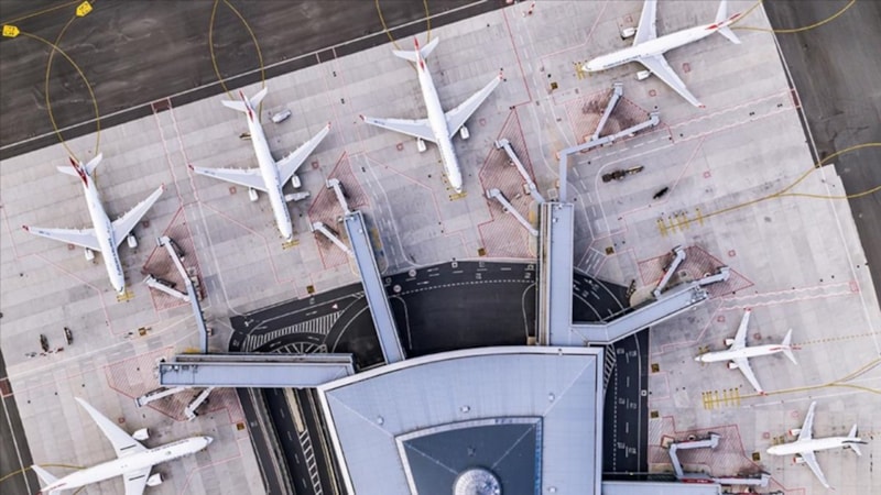 Abdulkadir Uraloğlu: Türkiye'de 4 ayda hava yoluyla 64,2 milyonu aşkın yolcu seyahat etti