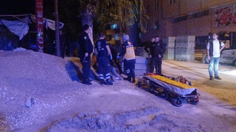 Çorum'da birbirini bıçaklayan 2 kişi yaralandı