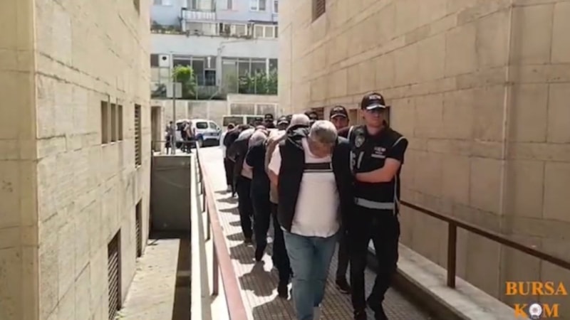 Bursa'da 107 emekliyi 2 milyar lira dolandırdılar