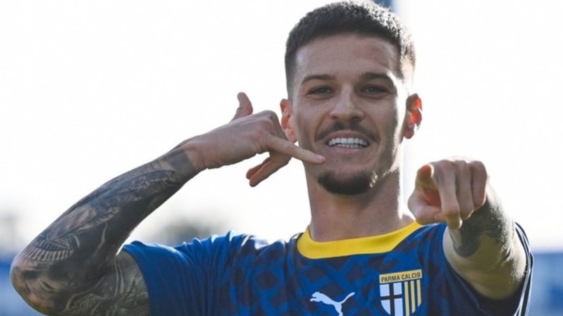 Beşiktaş'ta kanat harekatı: Dennis Man