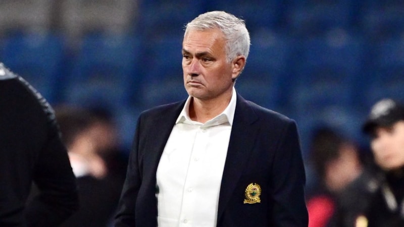 Jose Mourinho, ilk 11'i bir kez daha değiştirdi