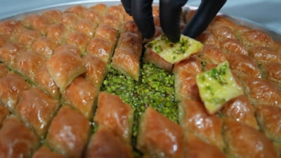 Gaziantep, kupa finaline 20 ton baklava ile hazır