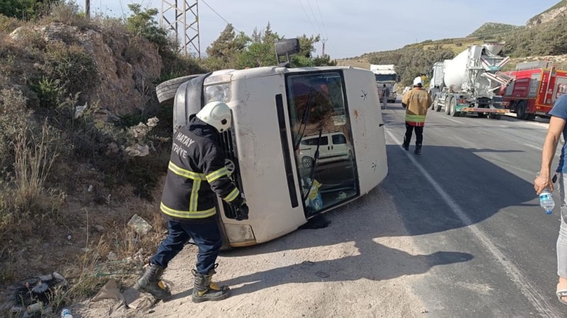 Hatay'da 2 minibüs çarpıştı
