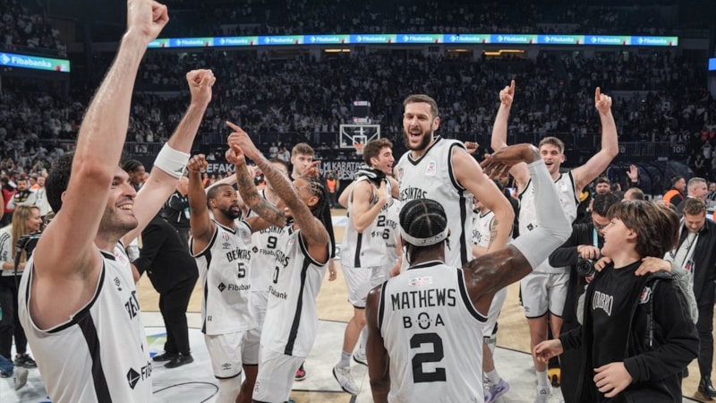 Beşiktaş, pota derbisinde Fenerbahçe'yi mağlup etti