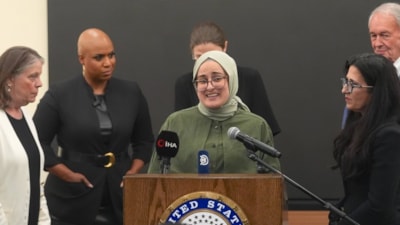 Serbest bırakılan Rümeysa Öztürk, Logan Havalimanı'nda basına konuştu