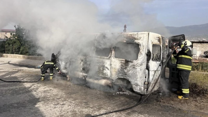 Hatay'da park halinde alev alev yandı