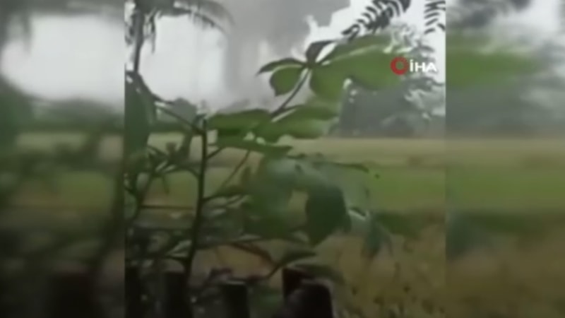 Endonezya'da askeri mühimmatın imhası sırasında patlama meydana geldi