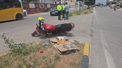 Gaziantep'te otomobil ile çarpışan motosikletli yaralandı