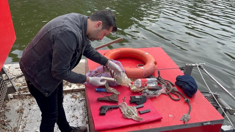 Eskişehir Porsuk Çayı'nın dibinde silah bulundu