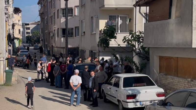 Bursa'da çöp kavgası: 1'i ağır 4 yaralı