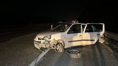 Düzce'de bariyere çarpan otomobildeki 4 kişi yaralandı