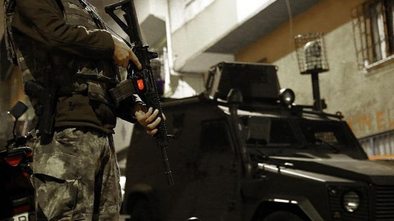 İzmir'de DEAŞ operasyonu: 10 gözaltı