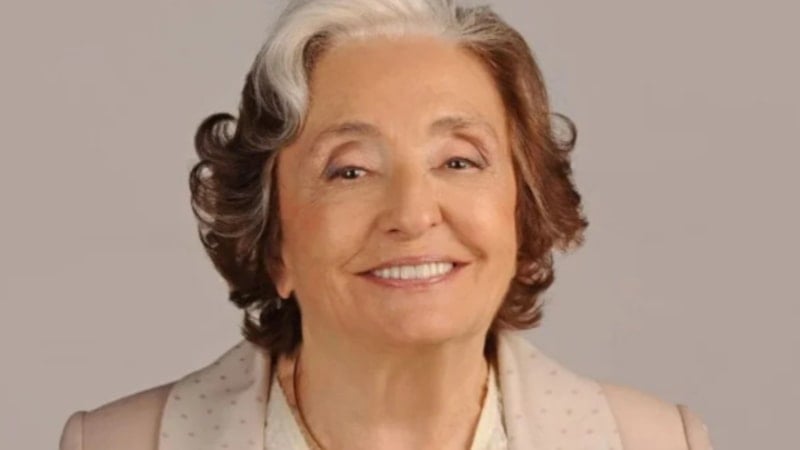 Gülten Dayıoğlu, yaşam öyküsünü Bende Kalmasın kitabında anlatıyor