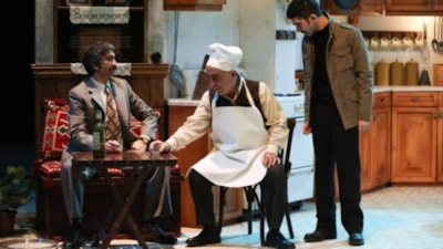 Kapalı gişe oynayan, Şener Şen'in başrolde olduğu Zengin Mutfağı seyirciye veda ediyor