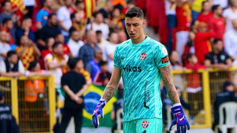 Eyüpspor, Berke Özer'in sözleşmesini uzattı