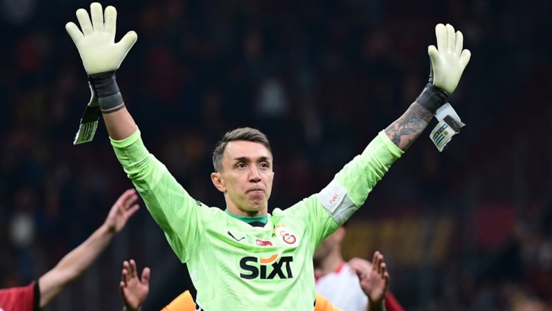 Fernando Muslera: Tarihe ismimi yazdırmak beni mutlu eder
