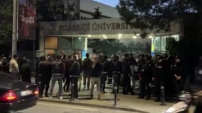 Boğaziçi Üniversitesi'nde Nurettin Yıldız'a yumurtalı saldırı