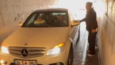 Yalova'da alt geçitte yol verme tartışması: Kadın sürücü trafiği kilitledi