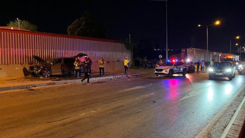 İstanbul Başakşehir'de kafa kafaya kaza: 5 yaralı