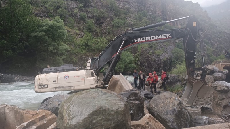 Hakkari'de derede kaybolan genç aranıyor