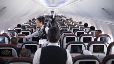 Uçak yolculuğu yapacaklar dikkat: Bu hataları yapana para cezası verilecek!