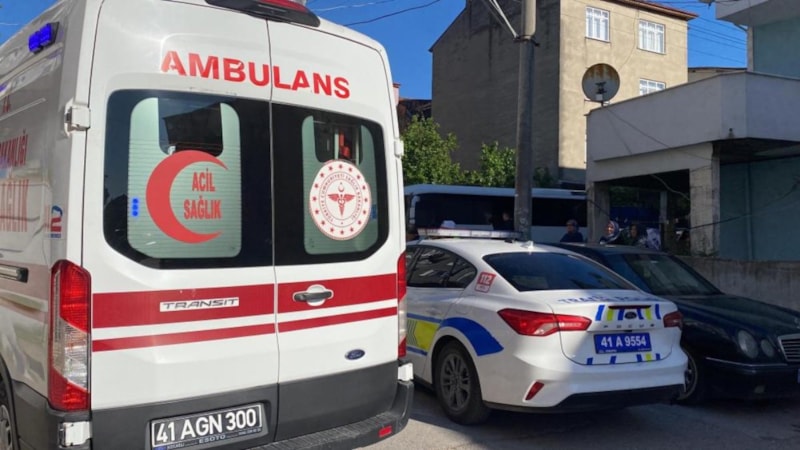 Kocaeli'de servis minibüsü, 7 yaşındaki çocuğa çarptı