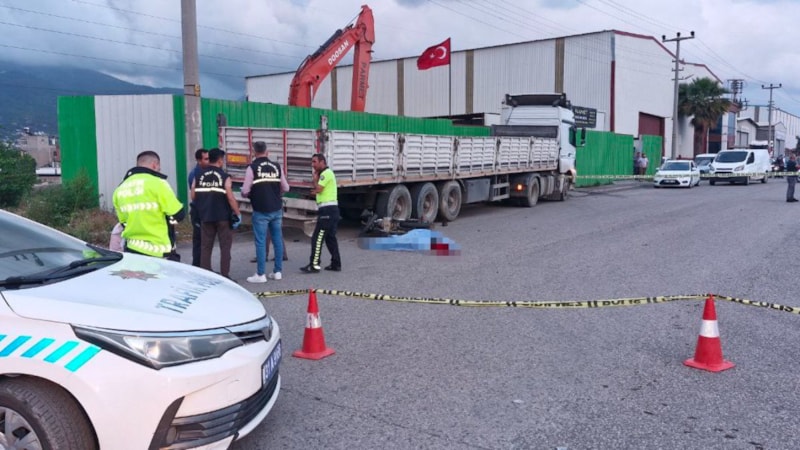 Hatay'da tırla çarpışan motosikletin 16 yaşındaki sürücüsü hayatını kaybetti