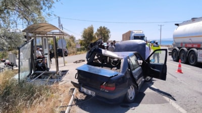 Balıkesir'de makas atarken zincirleme kazaya neden oldu