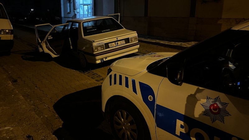 Kayseri'de polisten kaçan alkollü sürücü kaza yapınca yakalandı