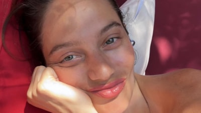 Yaz sezonu Fethiye'de açıldı' Oyuncu Gülcan Arslan üstsüz poz verdi