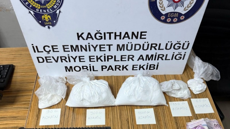 İstanbul'da metrobüs durağında uyuşturucu ticareti