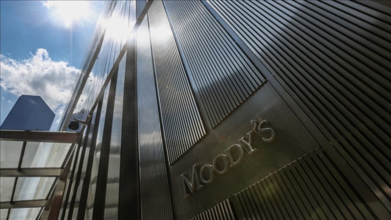 Moody's, ABD'nin kredi notunu düşürdü