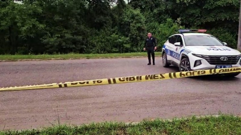 Sakarya'da motosikletli şahıs silahlı saldırıya uğradı