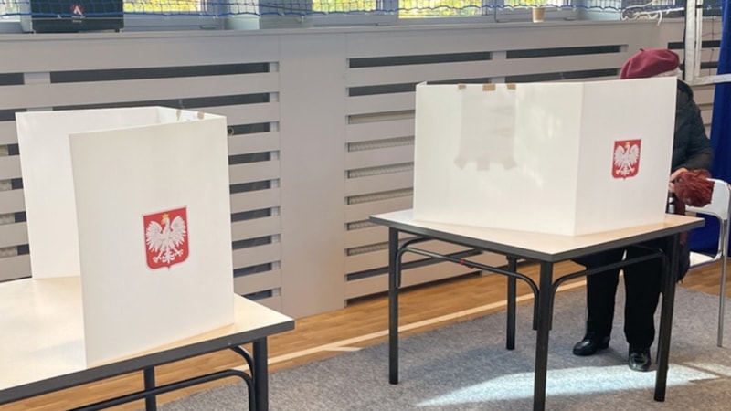 Polonya'da seçmenler, cumhurbaşkanı belirlemek için sandığa gitti