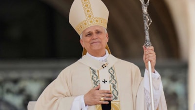 Yeni Papa 14. Leo'ya 520 bin dolarlık yüzük takıldı