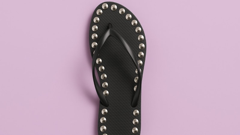 Raptiyeli terlik trendi! Kylie Jenner yaptı sosyal medya sallandı