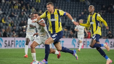 Edin Dzeko, bu sezon 21. kez ağları havalandırdı