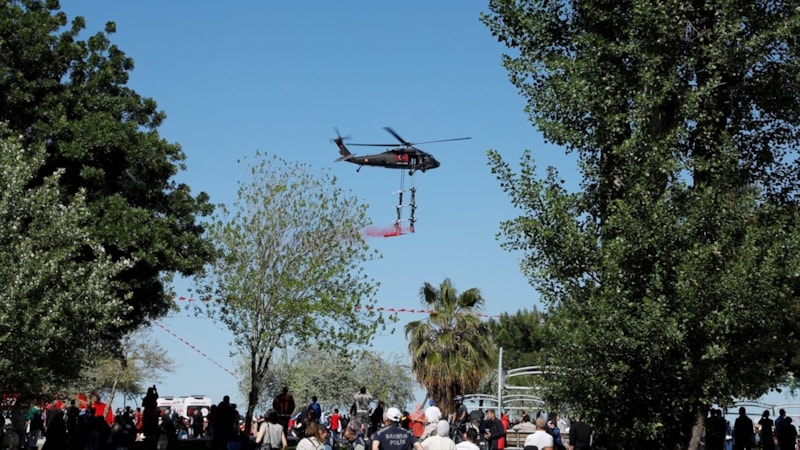 Jandarma'nın Çelik Kanatları'ndan gösteri uçuşu