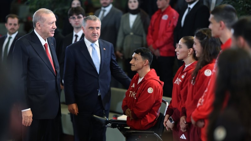 Cumhurbaşkanı Erdoğan gençler ve milli sporcularla bir araya geldi