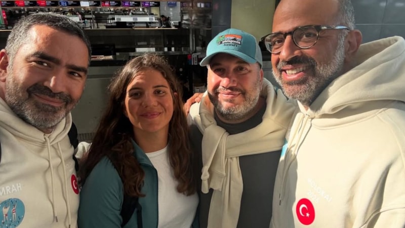 Pasifik Okyanusu'nda Türk yüzücülere köpek balığı saldırdı