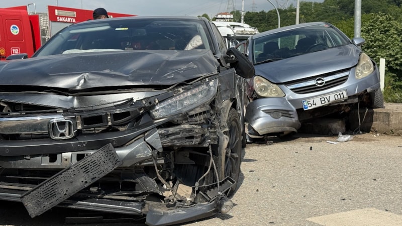 Sakarya'da trafik kazası: 4 yaralı