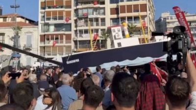 CHP’nin İzmir mitingine maket Bandırma Vapuru getirildi